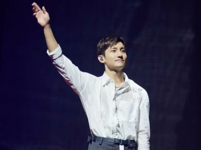 “TVXQ” Changmin cảm ơn cựu cầu thủ bóng đá quốc gia Hàn Quốc Lee Chun Soo, người đã đến xem buổi hòa nhạc “TVXQ” với “Yu-Gi-Oh! Hair”