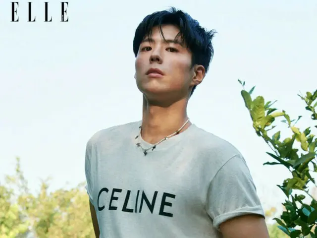 Nam diễn viên Park BoGum sở hữu vẻ đẹp “ngầu” kết hợp vẻ đẹp nam tính với vẻ đẹp nam tính.