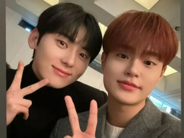 Hwang Min-hyun tung ra một bức ảnh hai người với Lee Dae Hwi (AB6IX)... “Bây giờ bạn là một người lớn tuyệt vời.”