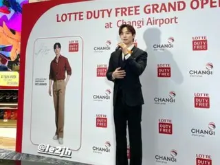 Lee Junho của 2PM xuất hiện tại sự kiện khai trương Cửa hàng miễn thuế Lotte tại sân bay Changi, Singapore