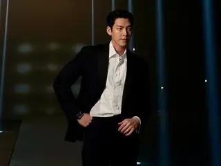Diễn viên Kim WooBin là hình mẫu trong trang phục vest