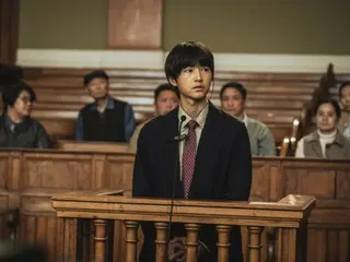 Những bức ảnh tĩnh của nhân vật được phát hành cho bộ phim Netflix “Ro Giwan”…Song Jong Ki kể câu chuyện về một người Bắc Triều Tiên trốn thoát