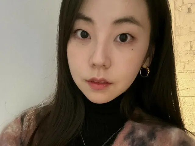 Visual của Ahn So Hee không hề thay đổi kể từ khi ra mắt... "Cảm ơn vì kỷ niệm 17 năm"