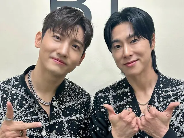 "TVXQ" nở nụ cười rạng rỡ sau ngày đầu tiên diễn ra "SMTOWN LIVE 2024" tại Tokyo Dome