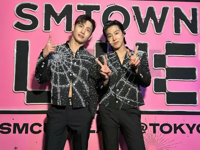 Sau màn trình diễn "TVXQ" và "SMTOWN LIVE" tại Tokyo Dome... mọi ánh mắt đều đổ dồn vào phong cách của Ashinaga