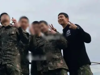 "BTS" RM tiết lộ tình hình gần đây trong thời gian thực hiện nghĩa vụ quân sự... chụp hình tập thể trang nghiêm cùng đồng đội