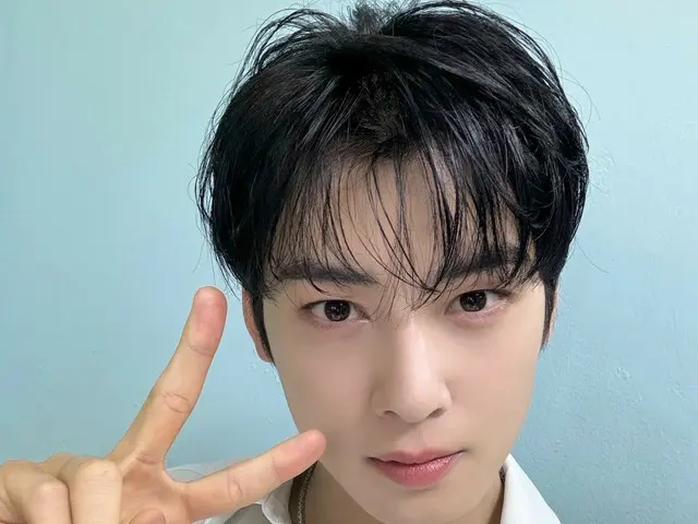 “ASTRO” Cha Eun Woo tặng một chiếc áo khoác độn bông cho đội ngũ sản xuất phim bằng chi phí tự túc của mình… “Thiên tài với khuôn mặt ấm áp”