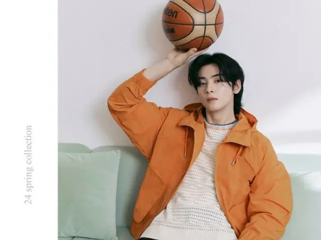 ``ASTRO'' Cha Eun Woo hé lộ phong cách thời trang sảng khoái với hương thơm mùa xuân