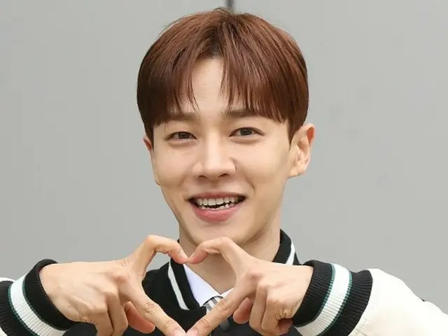 [Ảnh] Lee Gi-kwang của "HIGHLIGHT" đang trên đường đi ghi hình cho "Knowing Bros"