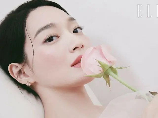 Nữ diễn viên Shin Min A tung ảnh ống đồng và bài phỏng vấn... “Khi bạn yêu bản thân từ tận đáy lòng, vẻ đẹp thực sự sẽ lộ ra.”