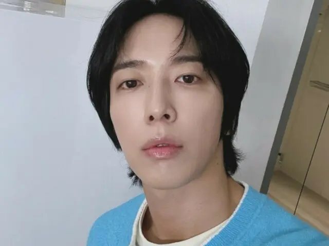 "CNBLUE" Jung Yong Hwa chào hỏi với vẻ ngoài như một sinh viên đại học ... "Hãy tận hưởng Bangkok!"