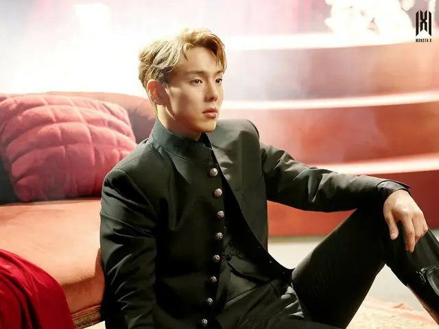 "MONSTA X" Shownu hé lộ cảnh quay profile vở nhạc kịch đầu tay "Great Comet"