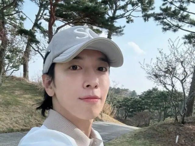 "CNBLUE" Jung Yong Hwa thích chơi gôn với nụ cười sảng khoái
