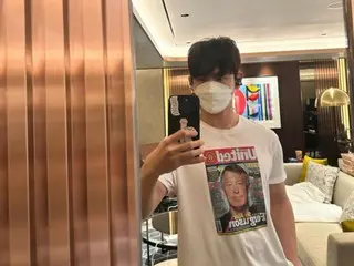 "TVXQ" Changmin chào fan bằng gương selfie trước concert ở Macau