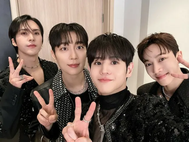 "HIGHLIGHT" được fan Hong Kong chào đón bằng điệp khúc hoành tráng...mở màn "KCON"