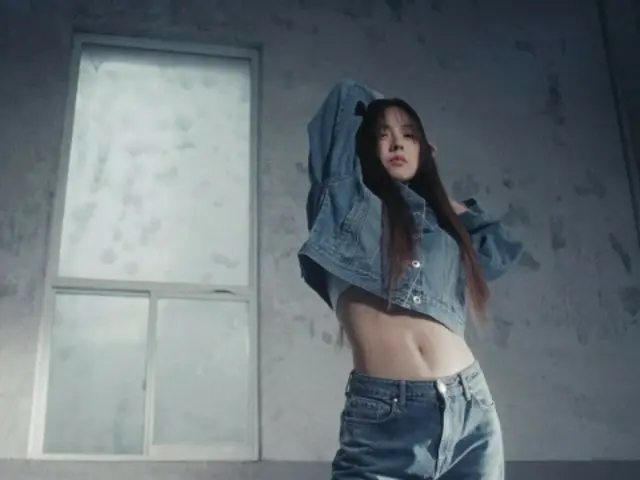 Lee Hyo Ri có cơ bụng tuyệt vời...cô ấy trông thật tuyệt trong thời trang denim