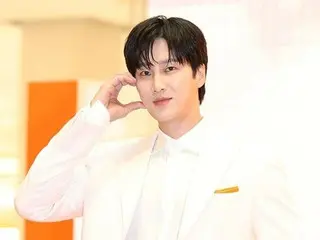 [Ảnh] Nam diễn viên Ahn BoHyun tham dự sự kiện khai trương cửa hàng pop-up cho một thương hiệu chăm sóc da... Má trái tim đáng yêu
