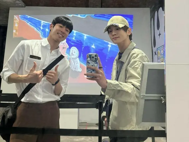 "SHINee" KEY & Danny Koo đến thăm triển lãm cá nhân của Kian 84...Những bức ảnh cận cảnh ấm lòng