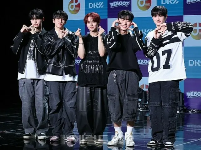 [Ảnh] “DKZ” sẽ tổ chức showcase kỷ niệm phát hành mini album thứ 2 “REBOOT”!
