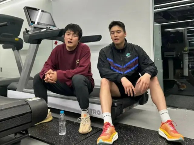 Gian 84 & Lee Jang Woo, cả hai tạo dáng cùng nhau sau khi tập thể dục