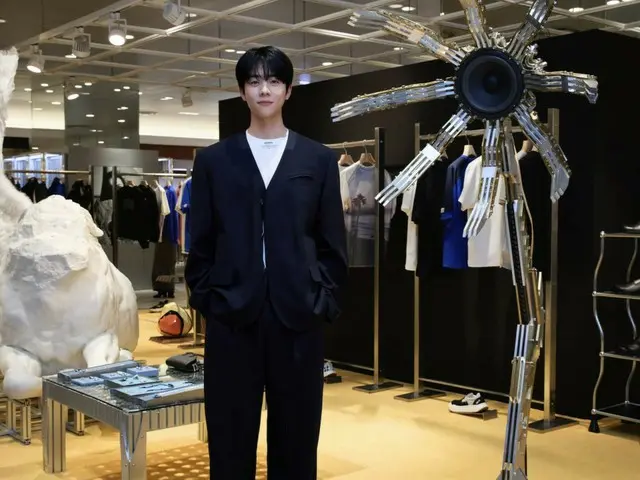 Nam diễn viên Chae Jong Hyeop tham gia sự kiện khai trương showroom pop-up ở Osaka của thương hiệu thời trang “ADERERROR”