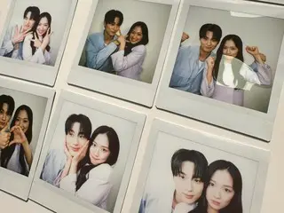 Nữ diễn viên Kim Hye Yoon tung ra một bức ảnh Polaroid hai ảnh với "Sungjae" Byeon WooSeok... Người hâm mộ rất vui mừng với bức ảnh thú vị