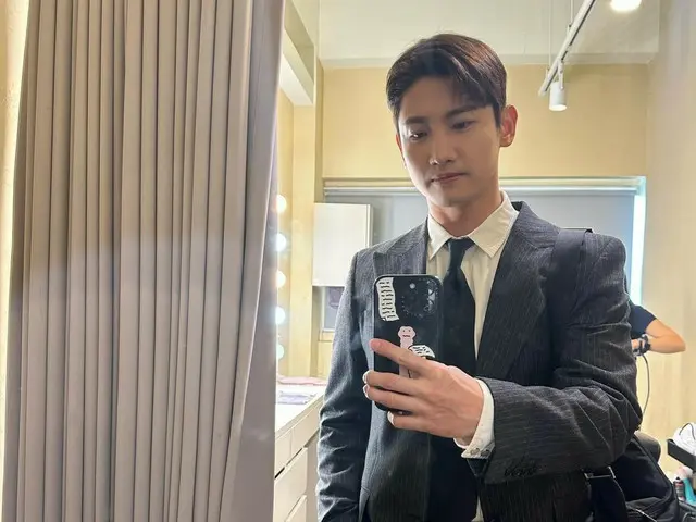 "TVXQ" Changmin, cách di chuyển của anh ấy khi tham gia vở nhạc kịch "Benjamin Button" là gì?