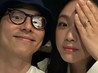 Bức ảnh selfie của Thang Duy với Gong Yoo đang là chủ đề nóng...fan Trung Quốc cũng rất ấn tượng: "Cuối cùng thì anh cũng đã tìm thấy Gong Yoo mất tích!"