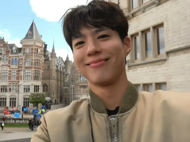 Nam diễn viên Park BoGum tung ra đoạn phim hậu trường của chuyến lưu diễn vòng quanh thế giới “Music Bank” TẠI Bỉ (kèm video)