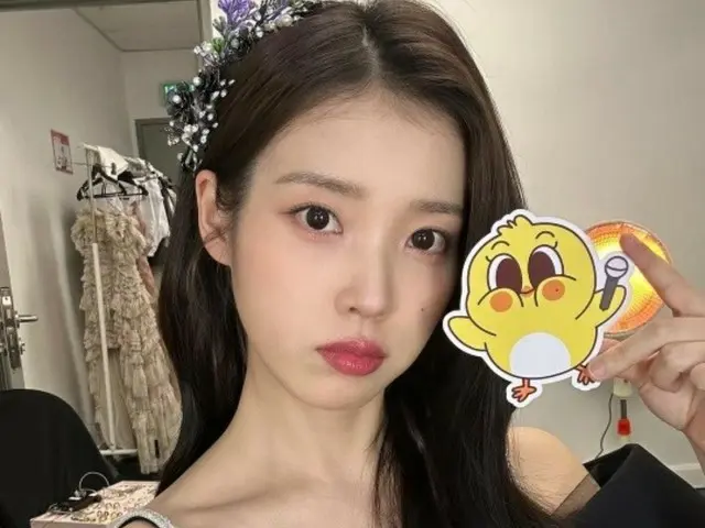 IU, cô ấy có phải là con người không? Có phải là một con búp bê? ...Một nàng công chúa bước ra từ truyện cổ tích