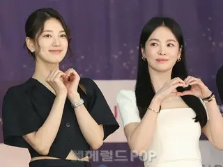 [Ảnh] Nữ diễn viên Song Hye Kyo & Suzy tham gia sự kiện in tay "Giải thưởng Rồng Xanh lần thứ 3"...Nữ thần bên cạnh nữ thần