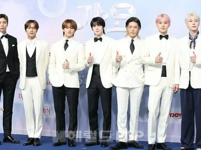 [Ảnh] "NCT127" xuất hiện trên thảm xanh "2024 SBS Gayo Daejun MÙA HÈ"... trong bộ suit đẹp đẽ