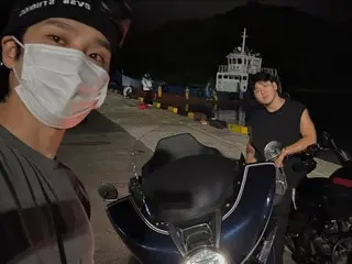 Nam diễn viên Ahn Bo Hyun bùng nổ với vẻ lạnh lùng...Anh ấy đạp xe đến đảo Jeju, nơi nằm trong danh sách việc phải làm của anh ấy