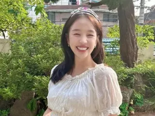 Baek A Yeon khoe đường D-line xinh đẹp khi mang thai tháng cuối