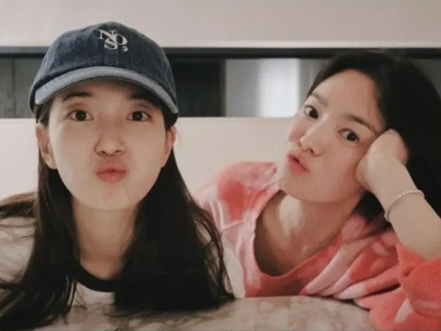 Suzy x Song Hye Kyo, sự kết hợp đỉnh cao quá chói mắt... "Món quà bất ngờ đấy em gái"