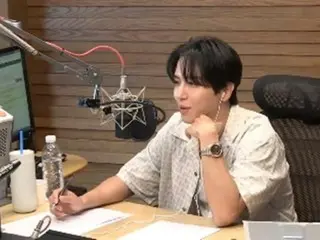 “CNBLUE” Jung Yong Hwa xuất hiện với tư cách DJ đặc biệt trên chương trình radio “Noon Hope Song”… “Tôi đã thêm phần hòa âm vào bài hát của Byul trong “Infinite Challenge” và bị Haha mắng.”