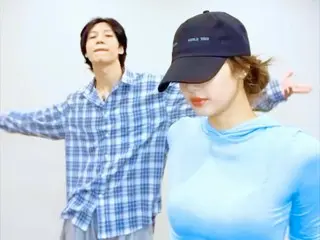 "BLACKPINK" Lisa tham gia thử thách "sexy in the air" của "SHINee" Taemin (có video)