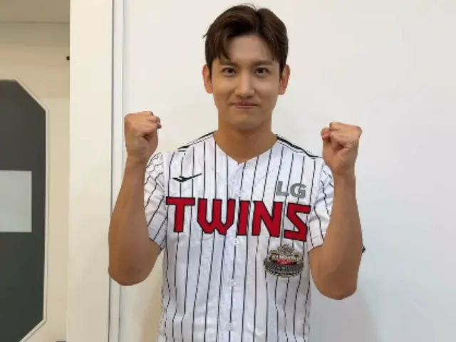 "TVXQ" Changmin cầu nguyện cho chiến thắng của LG Twins... "Tôi rất mong được xem một màn trình diễn tuyệt vời cho đến cuối cùng" (có video)