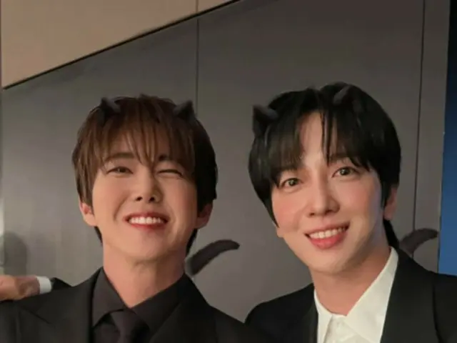 Kwanghee (ZE:A) & Yonghwa (CNBLUE) vẫn có visual và vẻ ngoài thân thiện như nhau... “Tôi lại bị Yonghwa bắt gặp.