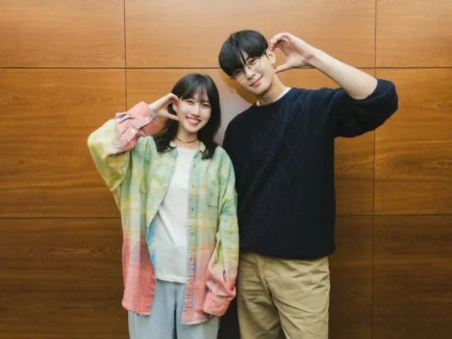 "ASTRO" Cha Eun Woo & Park Eunbi (LADIES' CODE) Ng cùng các diễn viên tiết lộ cảnh đọc kịch bản của phim mới "The Wonder Fools"