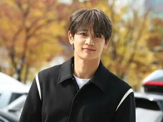 [Ảnh] "SHINee" Minho đến đài truyền hình để xuất hiện trên radio... Kể cả trên đường đi làm cũng giống như một buổi chụp hình