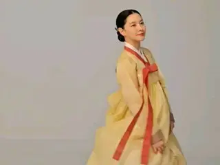 Nữ diễn viên Lee Yong Ae tiết lộ bộ ảnh ống đồng Hanbok...Sự trở lại của "Janggeum" sau 20 năm