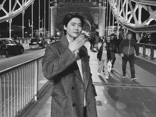 Nam diễn viên Lee Jung-seok tiết lộ những kỷ niệm trong năm nay từ London, Milan đến Nhật Bản... “Thời gian trôi nhanh quá”