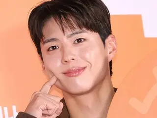 [Ảnh] Park BoGum, kiểu áo khoác hoàn hảo... Tham dự buổi chiếu VIP của bộ phim "Big Family"