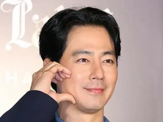 [Ảnh] Nam diễn viên Jo In Sung tham dự sự kiện kỷ niệm phát hành phiên bản giới hạn của thương hiệu rượu whisky... Má thót tim