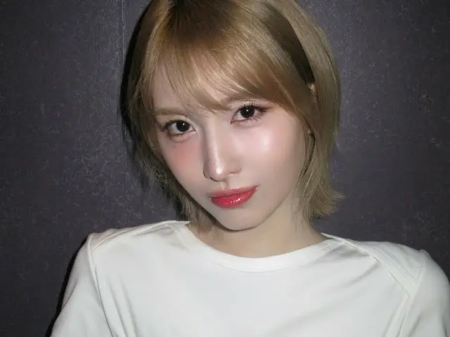 "TWICE" Momo thu hút mọi sự chú ý với vẻ ngoài "búp bê" dễ thương và ngầu