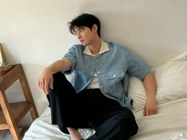 Cha Eun Woo của ASTRO khoe sức quyến rũ vô hạn của mình... Những bức ảnh hậu trường từ buổi chụp ảnh