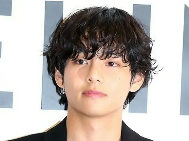 V của BTS giành vị trí đầu tiên trong bảng xếp hạng "Ngôi sao nam mà bạn muốn lái xe cùng"... Junho của 2PM giành vị trí thứ hai, Byeon WooSeok giành vị trí thứ ba