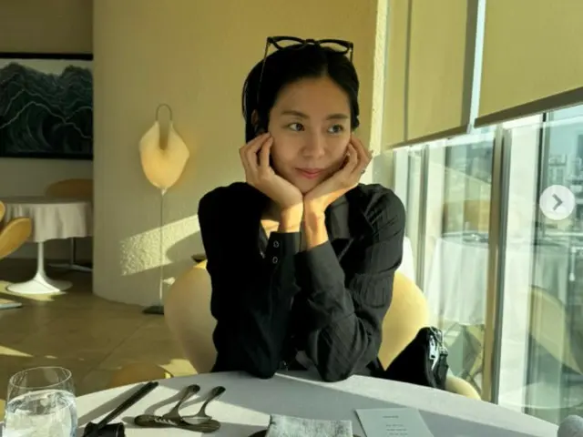 Yui (cựu thành viên AFTERSCHOOL), khuôn mặt nhỏ nhắn tưởng chừng như sẽ biến mất và vẻ đẹp khỏe khoắn...vẻ đẹp của cô vẫn vậy ngay cả khi không trang điểm