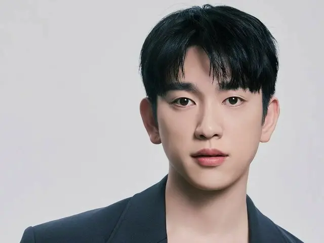 Jinyoung (GOT7), "Unknown Soul" ấm áp x "Hi.5" lạnh lùng - sự đối lập hoàn toàn của sự biến đổi... "Họ có thực sự là cùng một người không?"